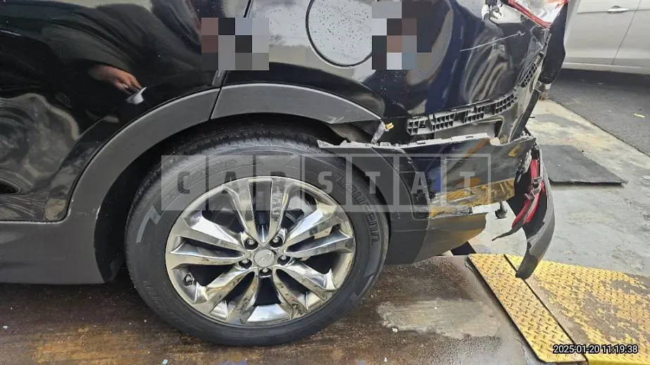 Photo 2 of 5: 2015 Hyundai Santa Fe DM — Korean insurance auction