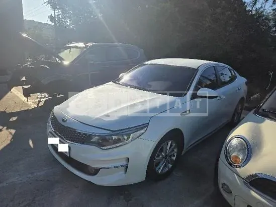Photo 2 of 25: 2016 Kia K5, VIN KNAGT411BGA101731 — Korean insurance auction