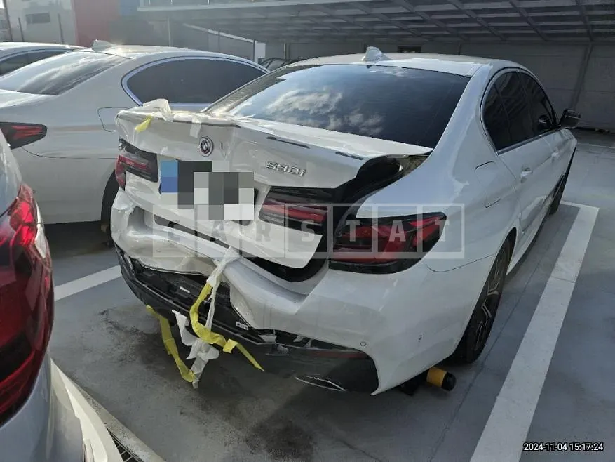 Photo 2 of 29: 2023 BMW 530i — Korean insurance auction
