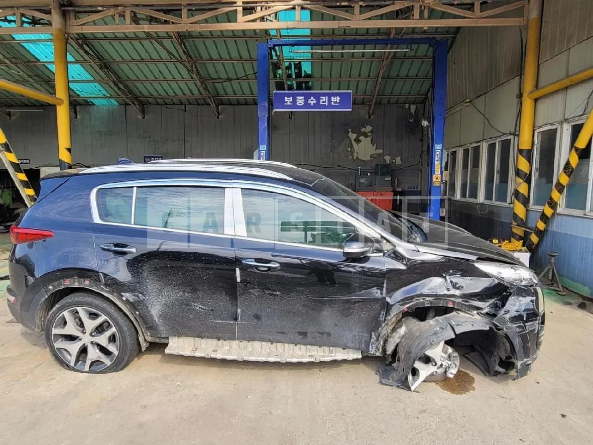 Photo 2 of 13: 2015 Kia Sportage (4WD) 2.0 — Korean insurance auction