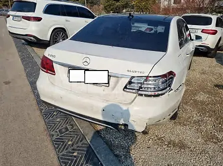Photo 2 of 14: 2015 Mercedes-Benz E250 BlueTec 4Matic, VIN WDDHF9HBXFB106356 — Korean insurance auction