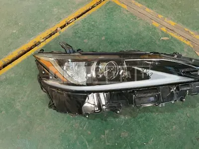 Photo 1 of 3: 2019 Lexus (parts) ES300h Headlamp — Korean insurance auction