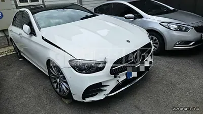 Photo 1 of 30: 2022 Mercedes-Benz E350 4Matic — Korean insurance auction