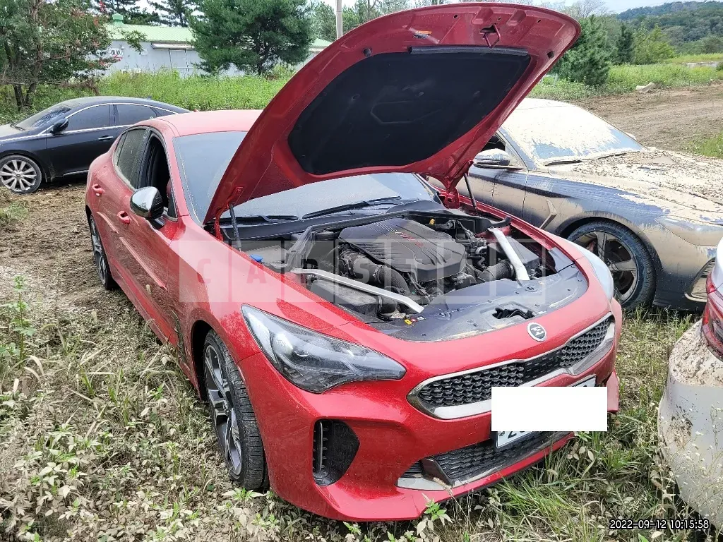 Photo 2 of 37: 2019 Kia Stinger, VIN KNAE751CDKS043601 — Korean insurance auction