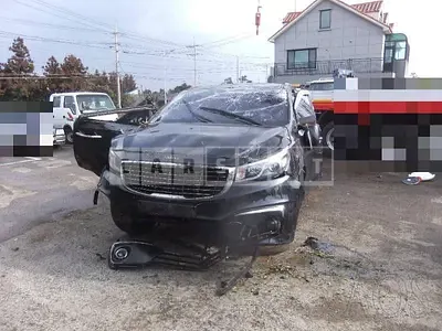 Photo 1 of 31: 2018 Kia Carnival 9-Seater, VIN KNAMC81ABJS434260 — Korean insurance auction