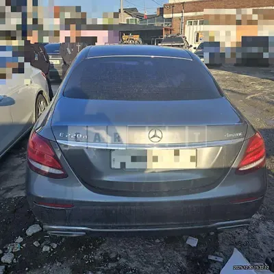 Photo 1 of 12: 2019 Mercedes-Benz E220 d 4Matic — Korean insurance auction