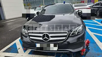 Photo 1 of 11: 2018 Mercedes-Benz E200 — Korean insurance auction
