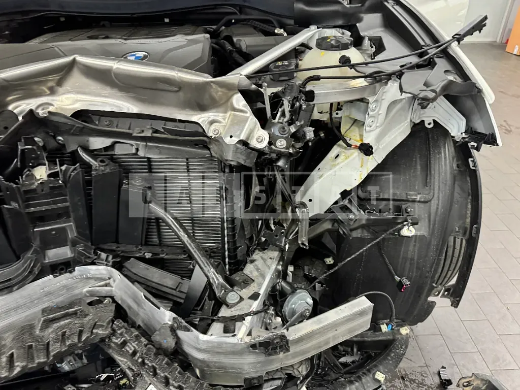Photo 2 of 18: 2025 BMW X4 xDrive20i — Korean insurance auction