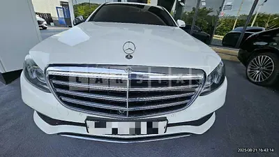 Photo 1 of 9: 2019 Mercedes-Benz E220 d 4Matic — Korean insurance auction