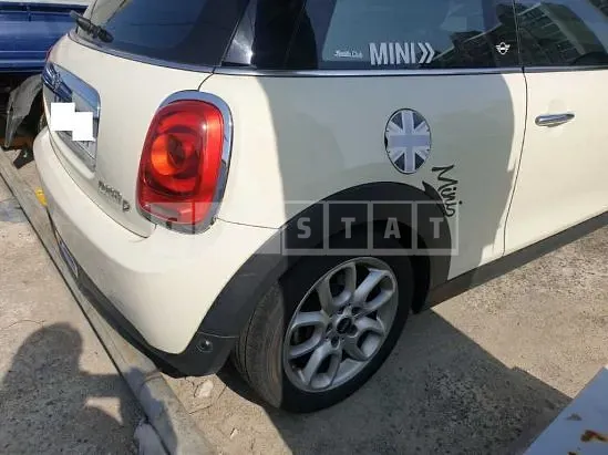 Photo 2 of 7: 2016 MINI Cooper D — Korean insurance auction