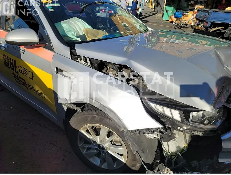 Photo 2 of 11: 2017 Kia K5, VIN KNAGU416BHA174539 — Korean insurance auction
