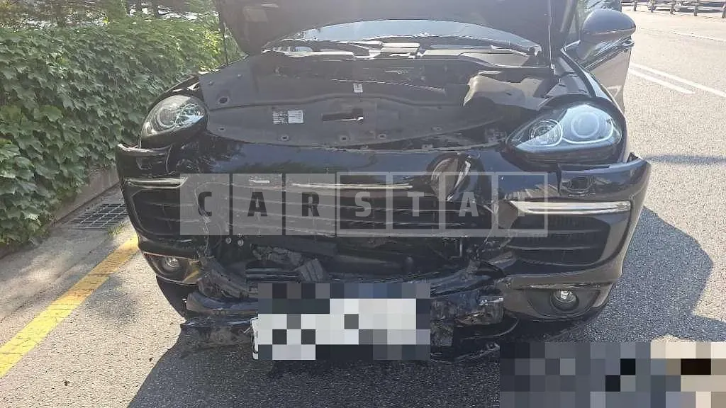 Photo 2 of 9: 2015 Porsche Cayenne Diesel — Korean insurance auction