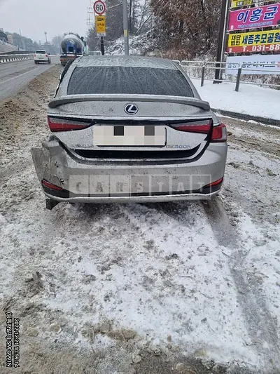 Photo 1 of 35: 2020 Lexus ES300h — Korean insurance auction