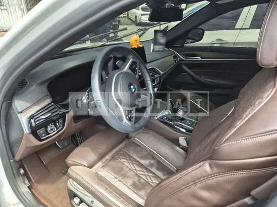 Photo 2 of 13: 2020 BMW 530i M Sport Package — Korean insurance auction