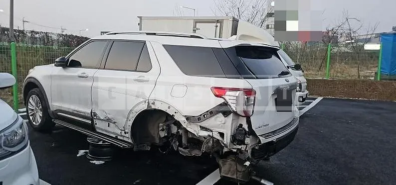 Photo 2 of 6: 2020 Ford Explorer 2.3 — Korean insurance auction
