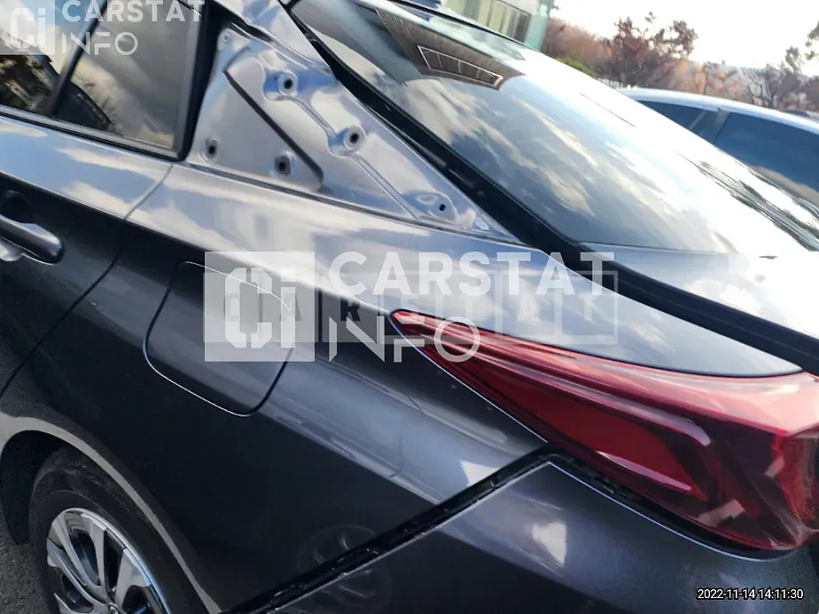 Photo 2 of 38: 2020 Toyota Prius Prime — Korean insurance auction