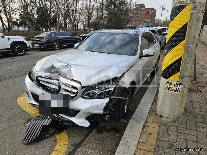 Photo 2 of 11: 2014 Mercedes-Benz E250 CDI 4Matic — Korean insurance auction