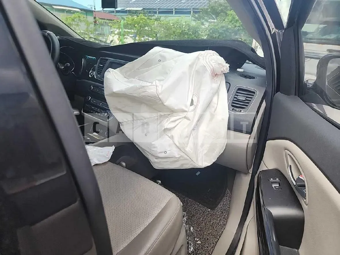 Photo 2 of 12: 2020 Kia Carnivals — Korean insurance auction