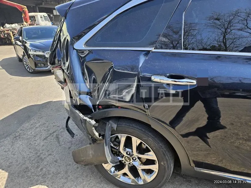 Photo 2 of 39: 2019 Kia Sorento 2.0 (4WD), VIN KNAPK81ADLA606791 — Korean insurance auction