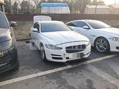 Photo 1 of 26: 2017 Jaguar XE 20d — Korean insurance auction