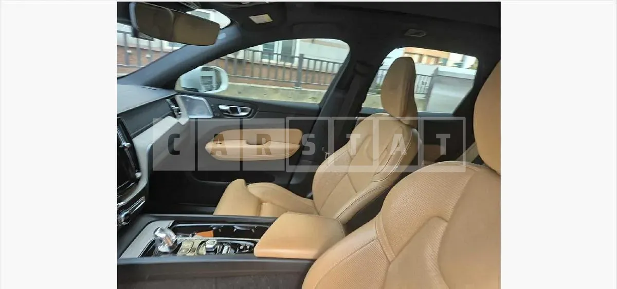 Photo 2 of 31: 2019 Volvo XC60T8 AWD — Korean insurance auction
