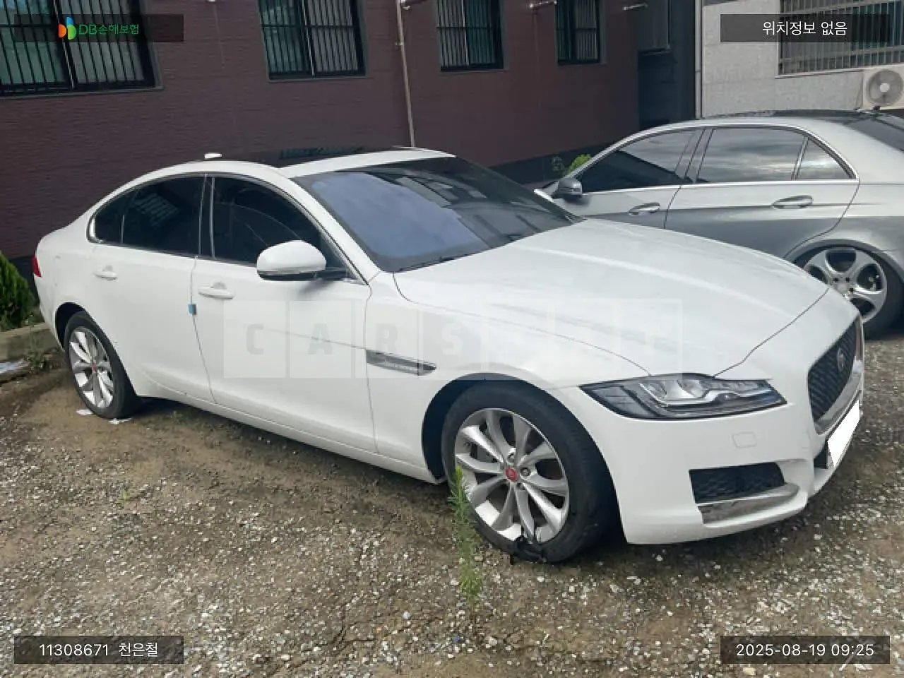 Photo 2 of 13: 2019 Jaguar XF 20d AWD, VIN SAJBA4BN3KCY73539 — Korean insurance auction
