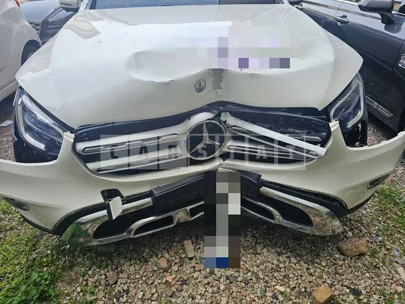 Photo 2 of 11: 2022 Mercedes-Benz GLC220 d 4Matic — Korean insurance auction