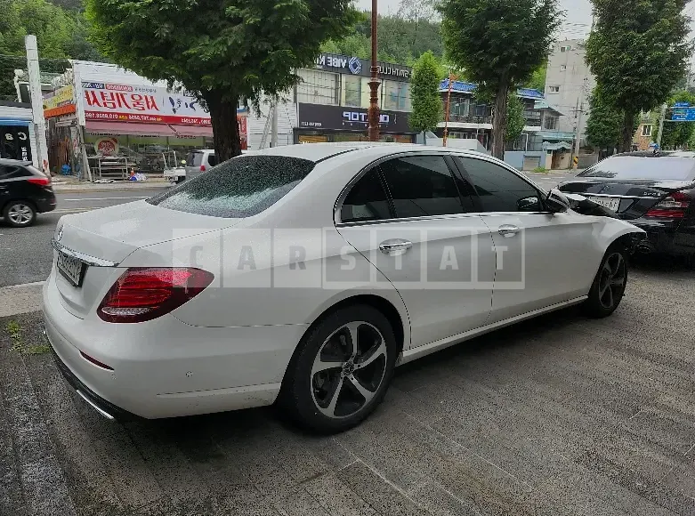 Photo 2 of 6: 2020 Mercedes-Benz E250, VIN W1KZF4FB6LA848149 — Korean insurance auction