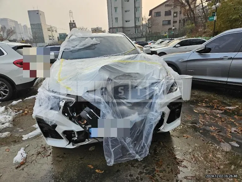 Photo 2 of 8: 2023 BMW X6 xDrive40i — Korean insurance auction