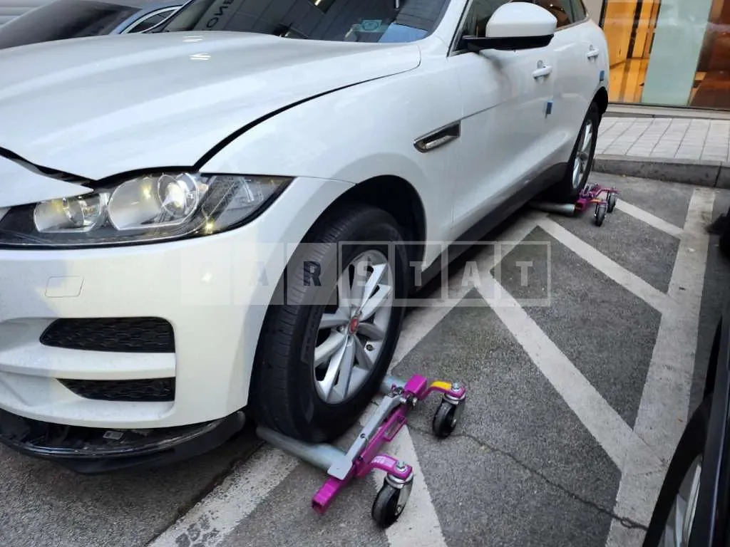 Photo 2 of 50: 2017 Jaguar F-Pace 20d, VIN SADCA2BN7HA048975 — Korean insurance auction