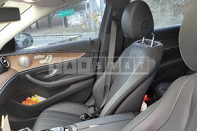 Photo 2 of 37: 2020 Mercedes-Benz E 300 4Matic, VIN W1KZF4KBXLA810798 — Korean insurance auction