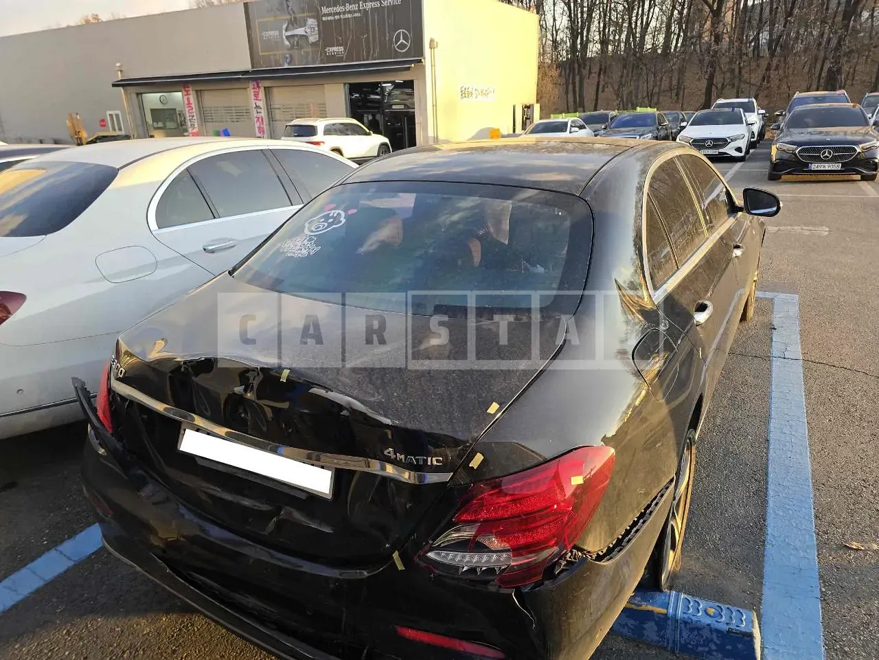Photo 2 of 13: 2017 Mercedes-Benz E300 4Matic, VIN WDDZF4KB4HA166397 — Korean insurance auction