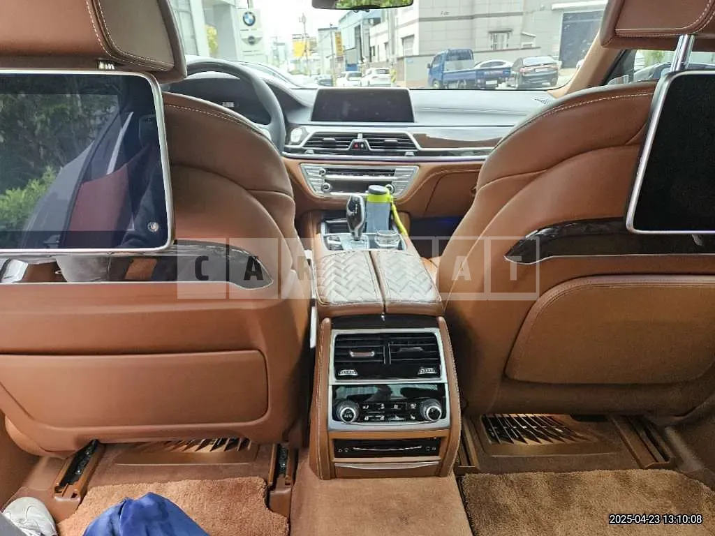 Photo 2 of 56: 2021 BMW M760Li xDrive — Korean insurance auction