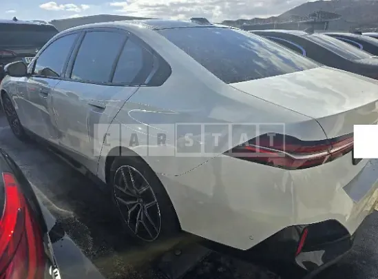 Photo 2 of 14: 2024 BMW 520i — Korean insurance auction