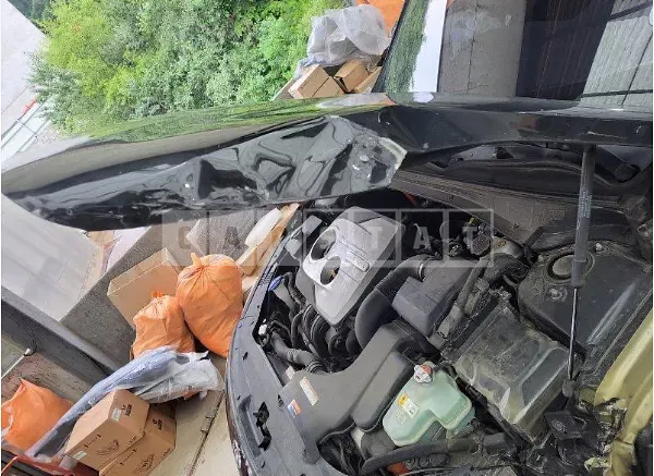 Photo 2 of 12: 2017 Kia K5 — Korean insurance auction