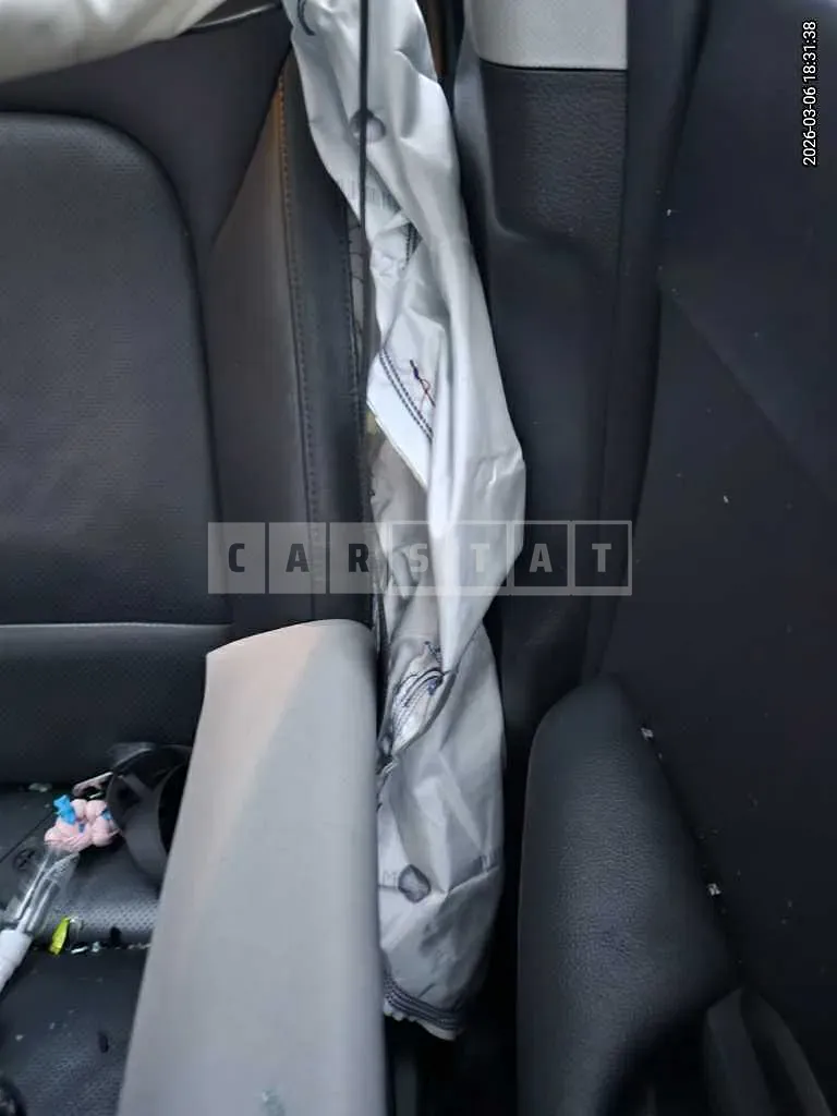 Photo 2 of 27: 2017 Hyundai Santa Fe DM — Korean insurance auction