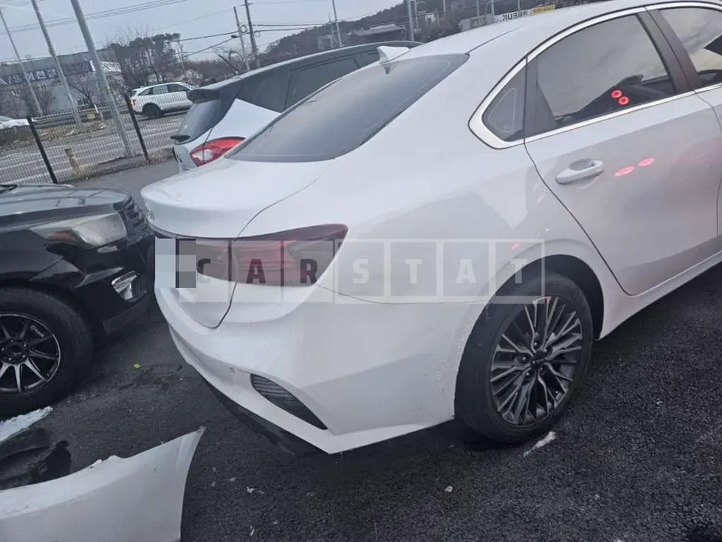 Photo 2 of 6: 2021 Kia Kz — Korean insurance auction