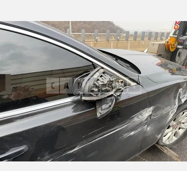 Photo 2 of 6: 2016 Jaguar XF 20d — Korean insurance auction
