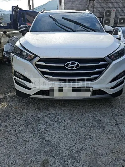 Photo 1 of 20: 2016 Hyundai Tucson TL 2.0, VIN KMHJ381ABHU302085 — Korean insurance auction