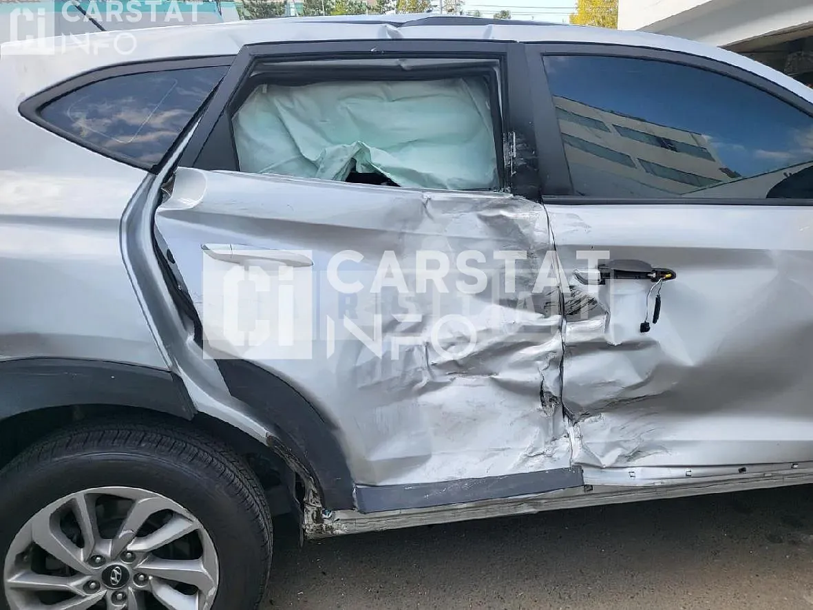 Photo 2 of 10: 2018 Hyundai Tucson, VIN KMHJ281ABJU723914 — Korean insurance auction