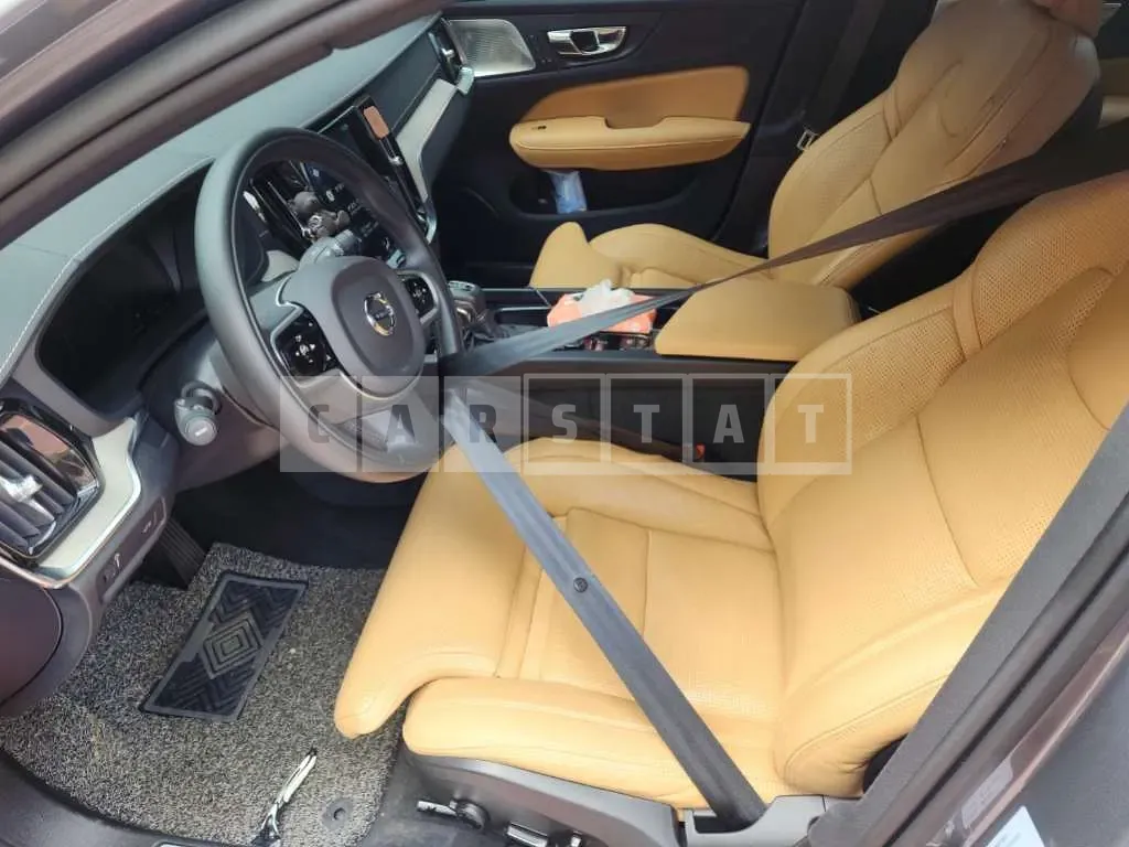 Photo 2 of 9: 2019 Volvo S60T5 — Korean insurance auction