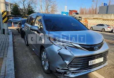 Photo 1 of 40: 2022 Toyota Sienna Hybrid 2WD, VIN 5TDGRKEC5NS128922 — Korean insurance auction