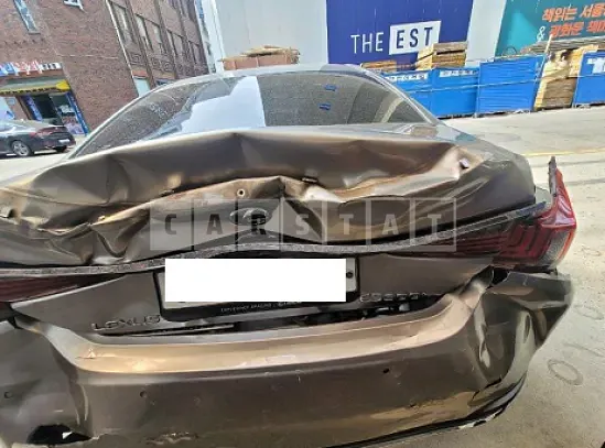 Photo 2 of 30: 2019 Lexus ES300h, VIN JTHB21B12K2065193 — Korean insurance auction