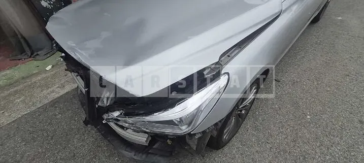 Photo 2 of 8: 2017 Genesis EQ900 — Korean insurance auction