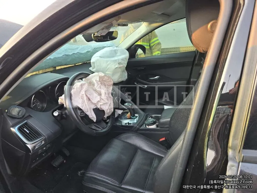 Photo 2 of 9: 2019 Jaguar E-Pace D180 — Korean insurance auction