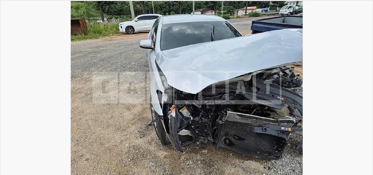 Photo 2 of 19: 2016 Genesis Dh — Korean insurance auction