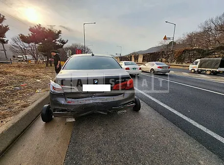 Photo 2 of 17: 2018 BMW 530d, VIN WBAJC9107JG944298 — Korean insurance auction