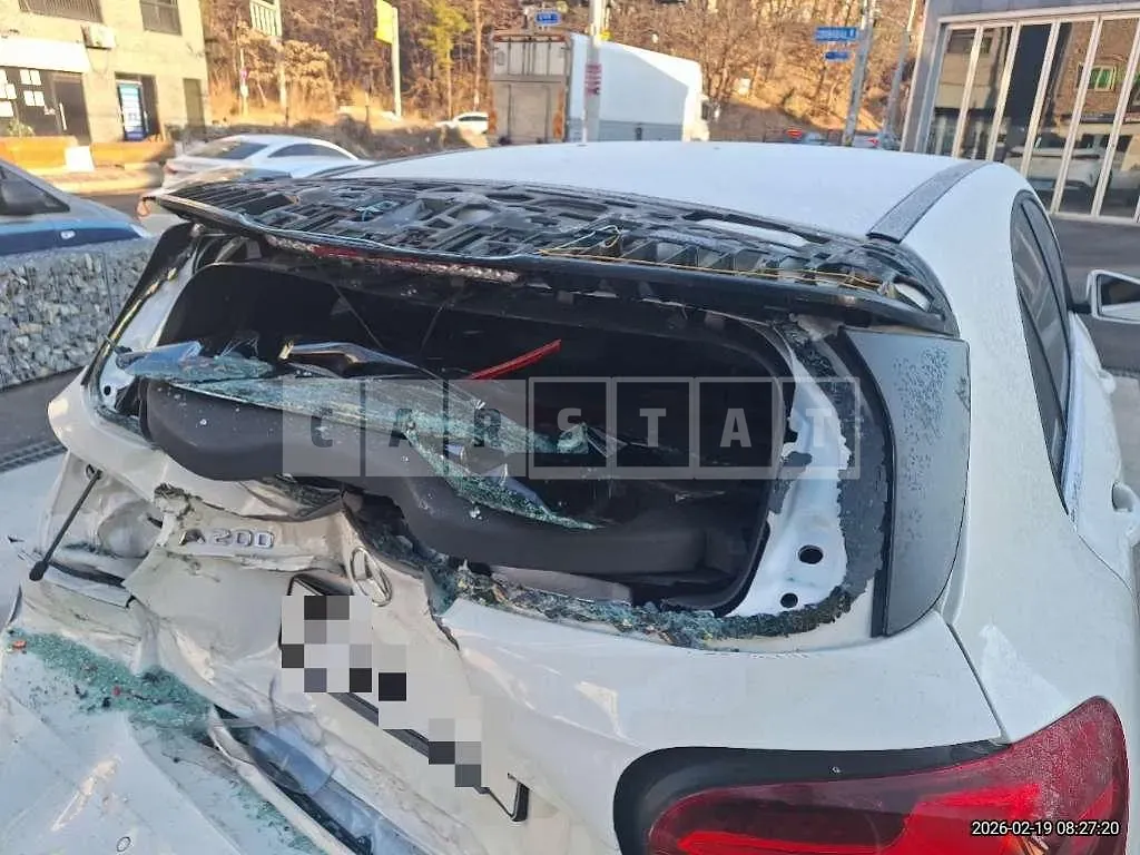Photo 2 of 15: 2018 Mercedes-Benz A200 — Korean insurance auction