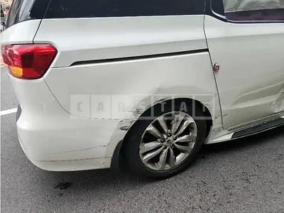 Photo 1 of 9: 2015 Kia Carnivals — Korean insurance auction