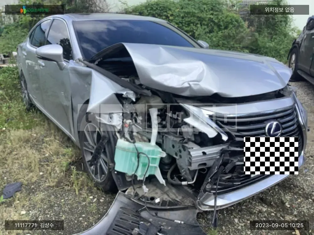 Photo 2 of 11: 2018 Lexus ES300h, VIN JTHBW1GG9J2177666 — Korean insurance auction